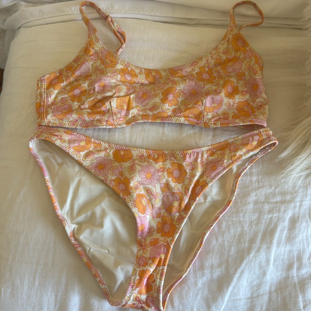 Floral triangle swimsuit hardly worn